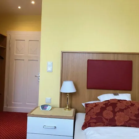 Holstein Hotel 3*